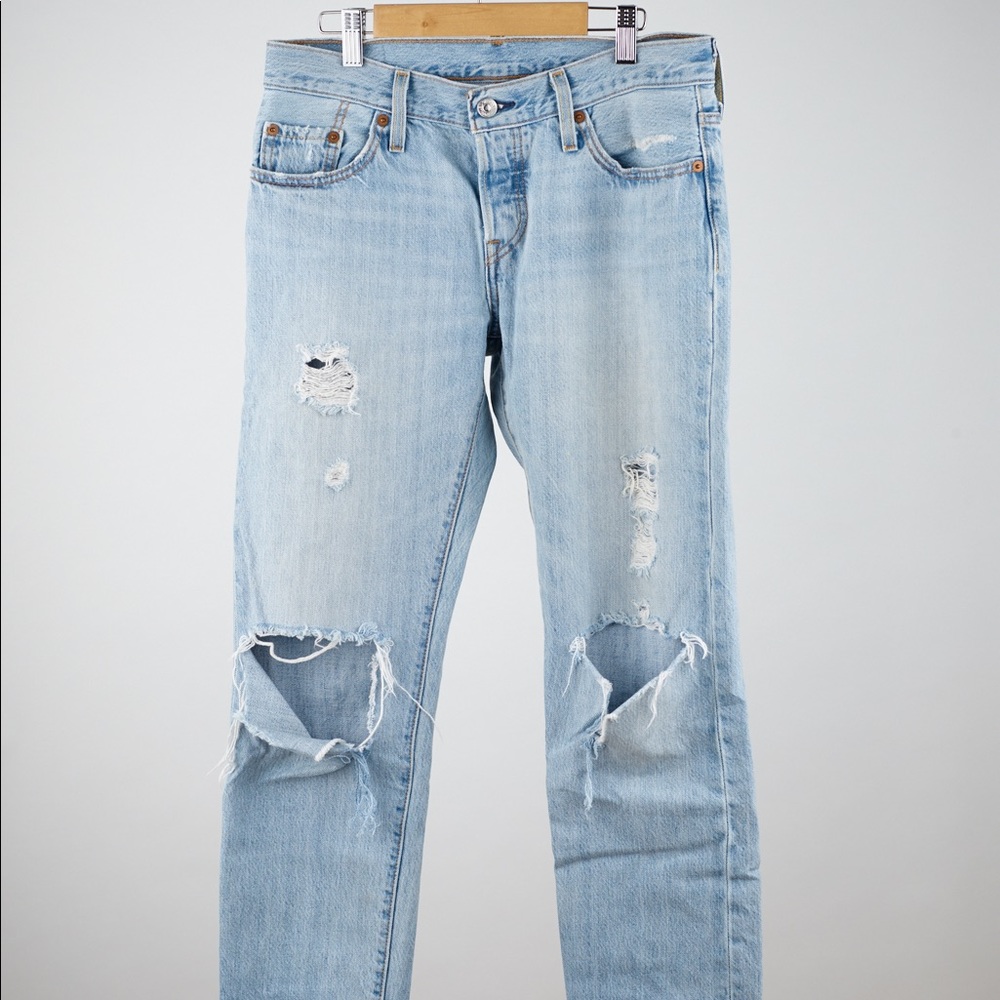 Levi distressed girlfriend jeans